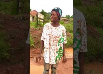 Using #africa #roads during rainny season be like👇#uganda #nakawuka