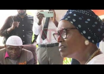 “BESIGYE TALI BULUNGI”:Byanyima mweraliikirivu olw’embeera bba gy’alimu e Luzira