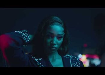 Okuffa Obuffi – Feffe Bussi (Official Music Video)